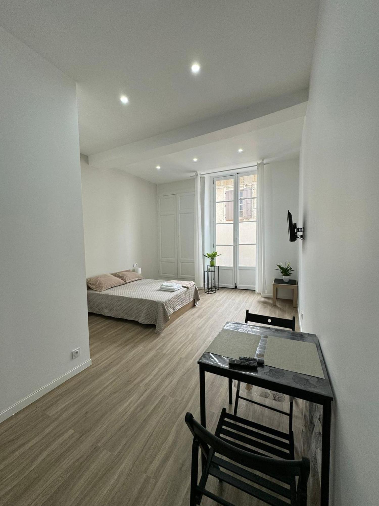 Apartment -b -t1, Centre-ville-le Marcadieu